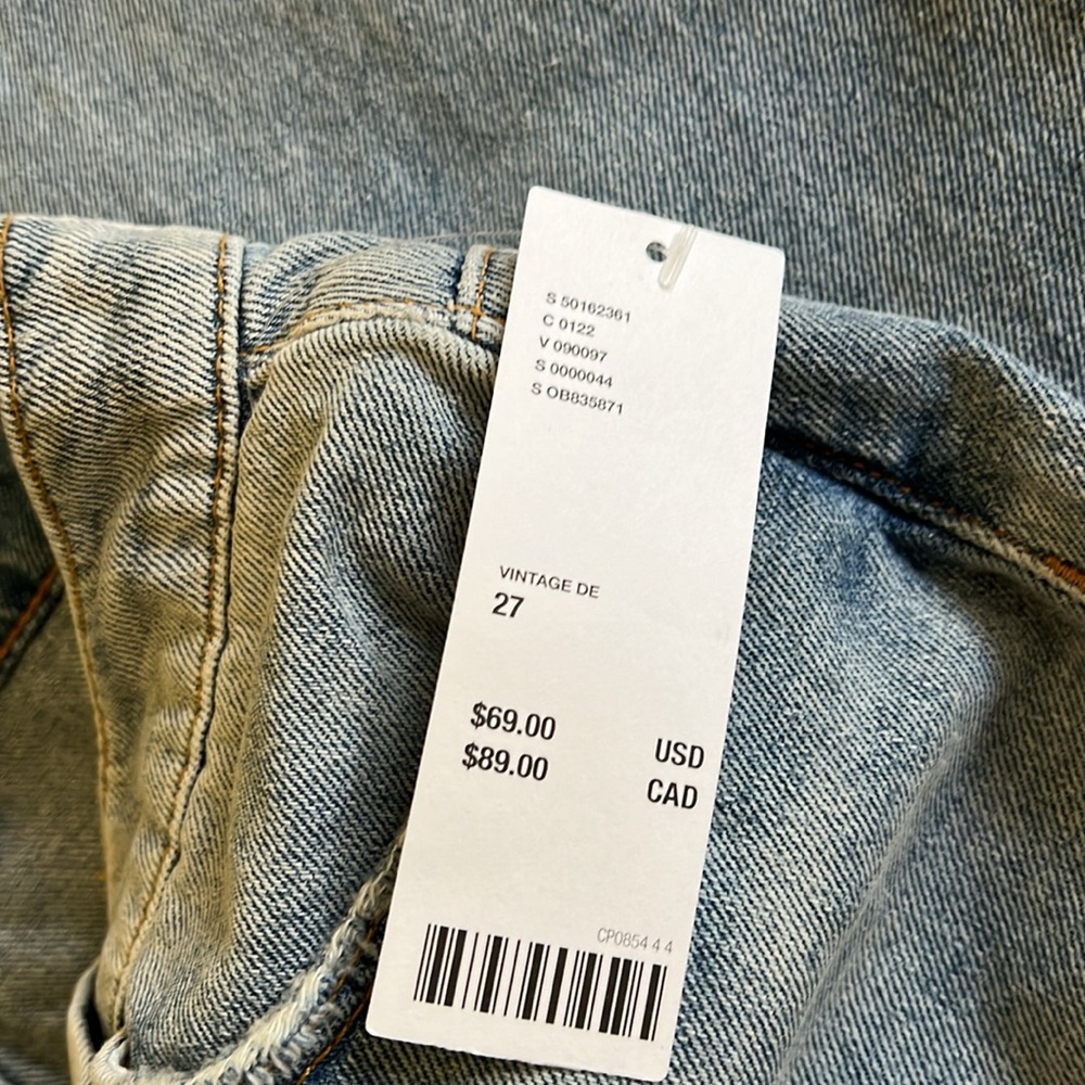 NWT Urban Outfitters Mom-High Rise Jeans Size 27 - Picture 3 of 6